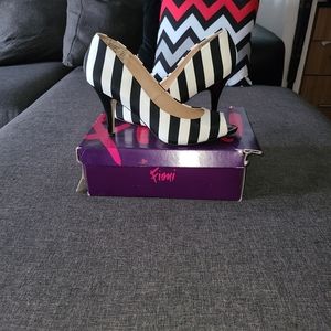 COPY - Black and white heels